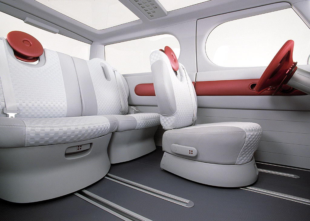 Nissan Chappo interior1.jpg